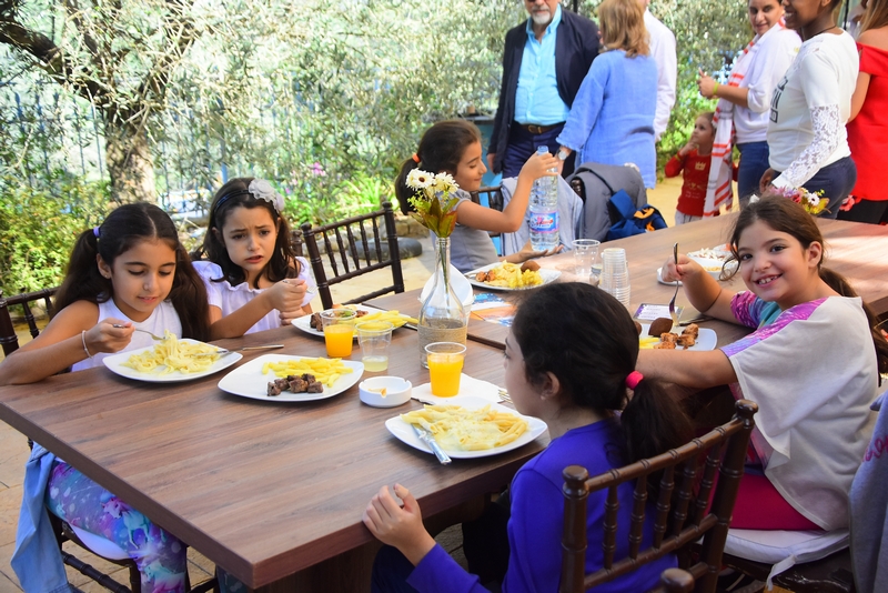 Lycee Montaigne Lunch at La Citadelle de Beit Chabeb